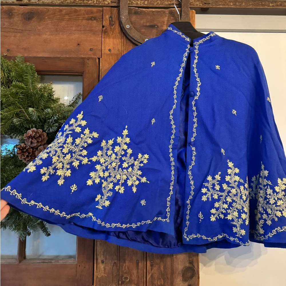 Stunning vintage 1940s soft wool cape